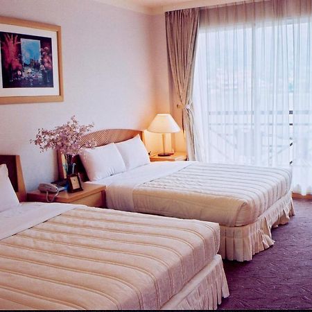 Lakeside Resort Nantou Bagian luar foto