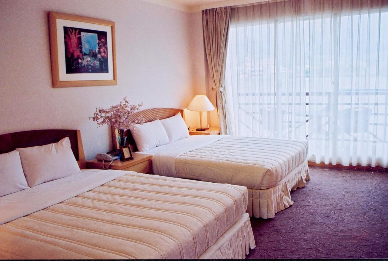 Lakeside Resort Nantou Bagian luar foto