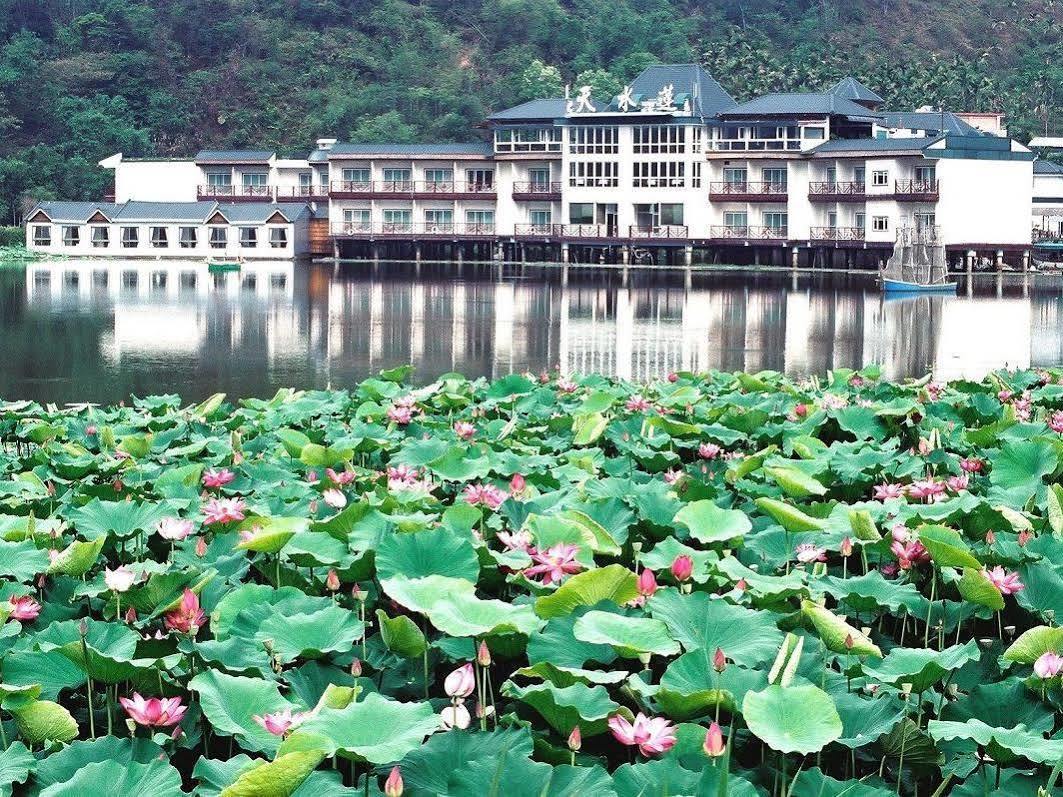 Lakeside Resort Nantou Bagian luar foto