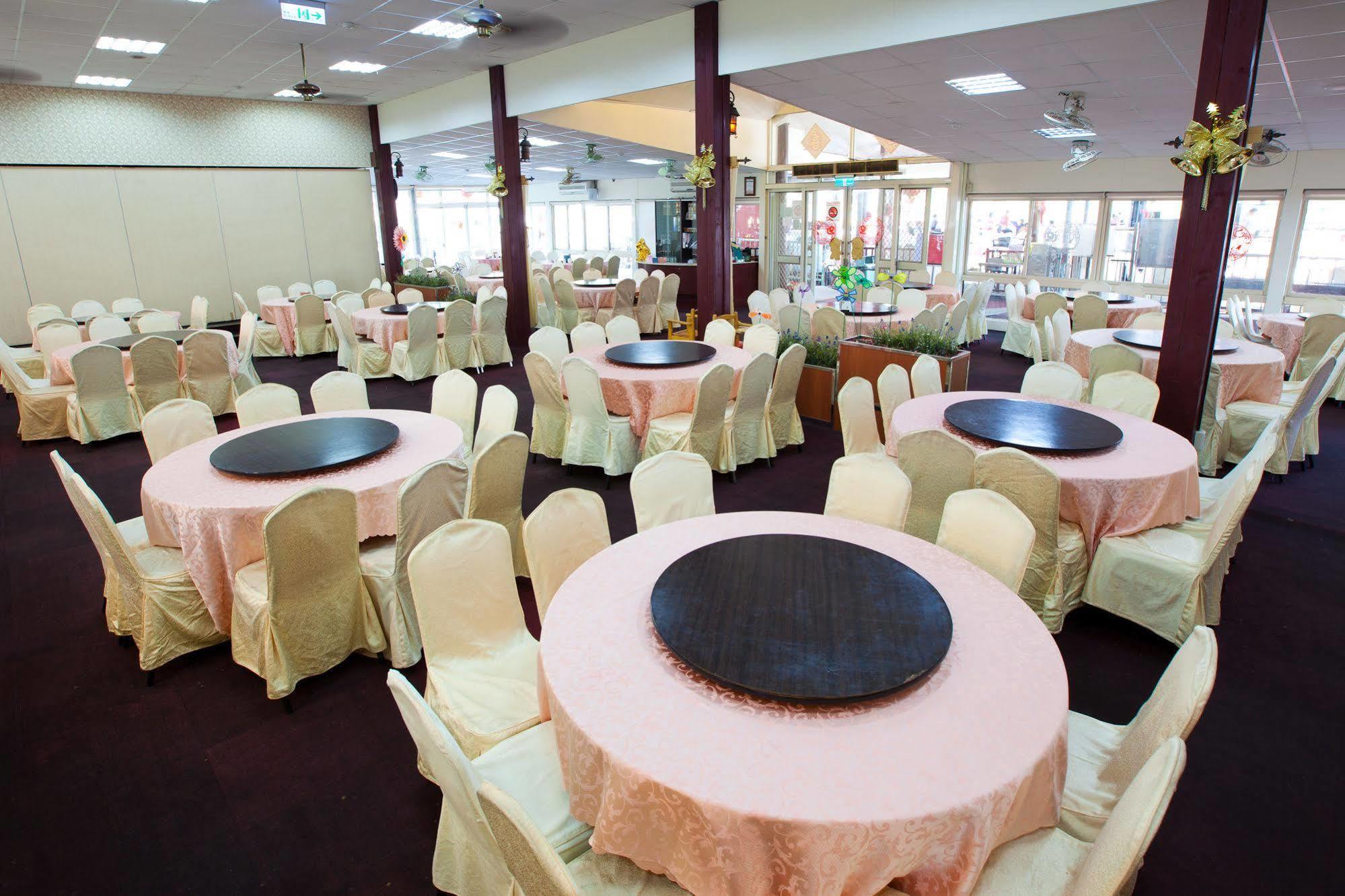 Lakeside Resort Nantou Bagian luar foto