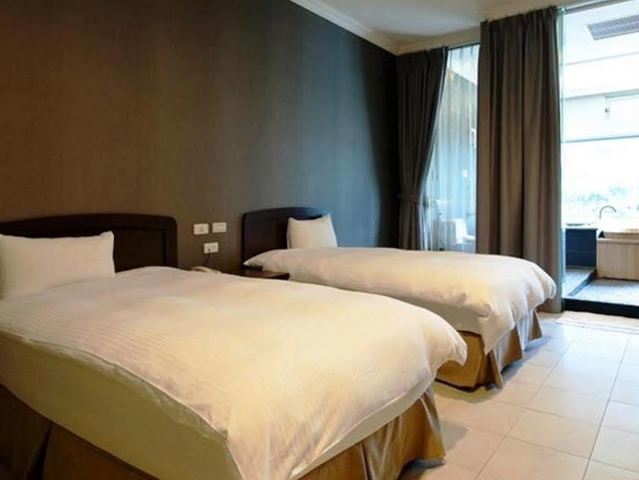 Lakeside Resort Nantou Bagian luar foto