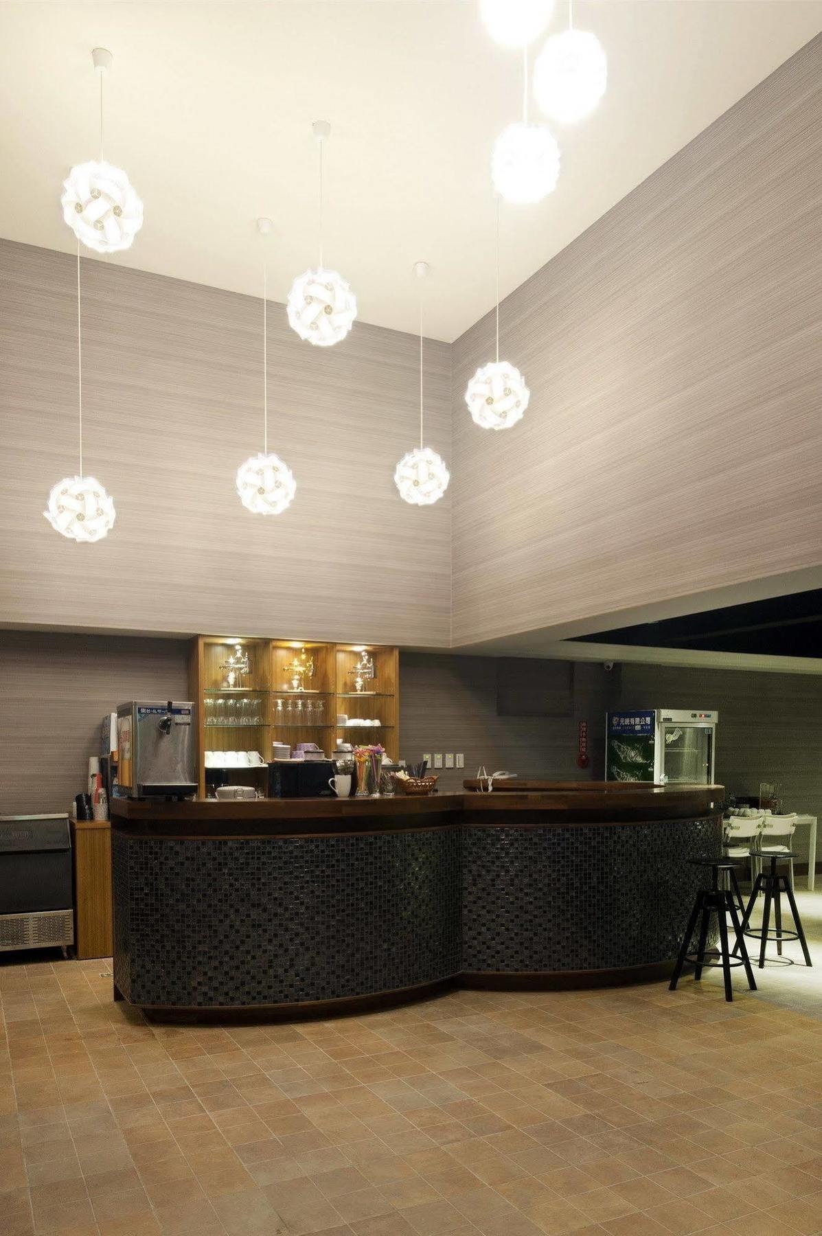 Lakeside Resort Nantou Bagian luar foto