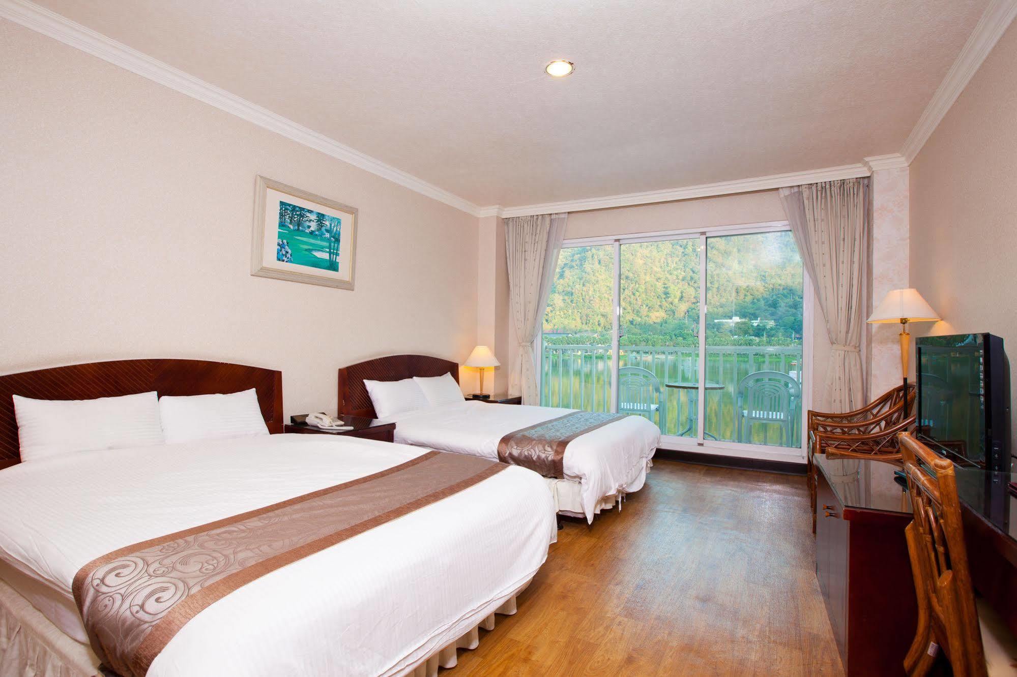 Lakeside Resort Nantou Bagian luar foto