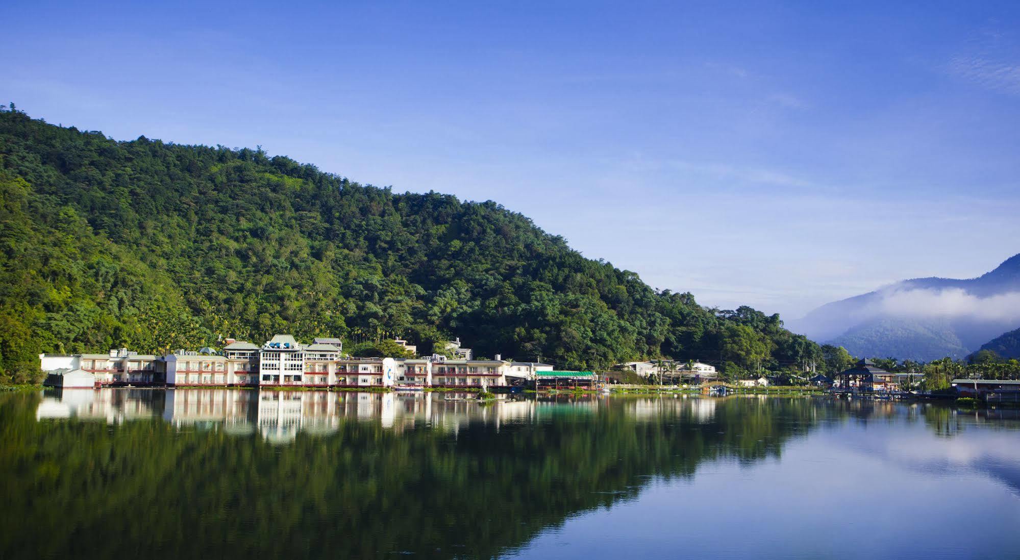 Lakeside Resort Nantou Bagian luar foto